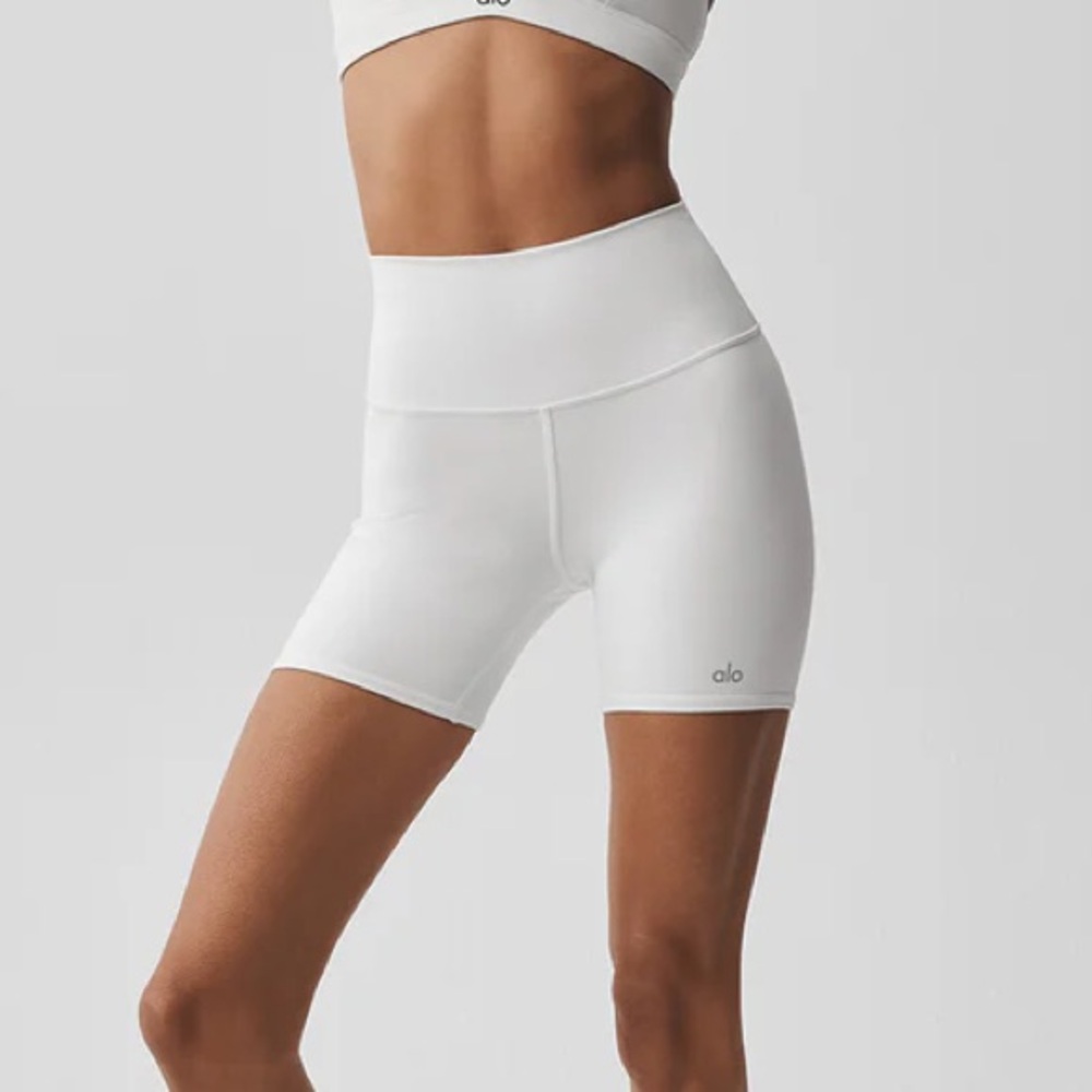 ALO Yoga Women's HIGH-WAIST BIKER SHORT - Ivory XS